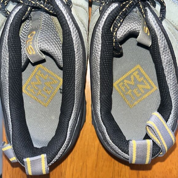 EXCELLENT CONDITION WOMEN’S SIZE 10.5 (Euro 42) 5.10 TENNIE HIKING/BIKING SHOES - Picture 8 of 10